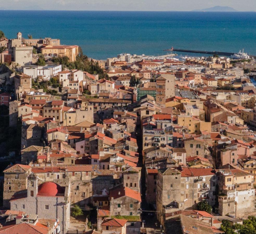 Torrione San Lorenzo I Террачина Экстерьер фото